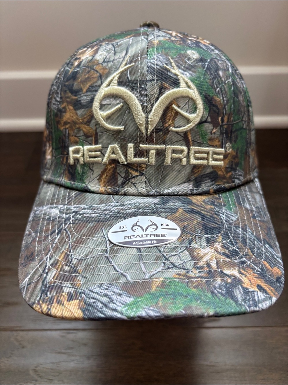 Realtree 3 D Antler Embroidered logo, 6 panel
adjustable Fit,camo cap